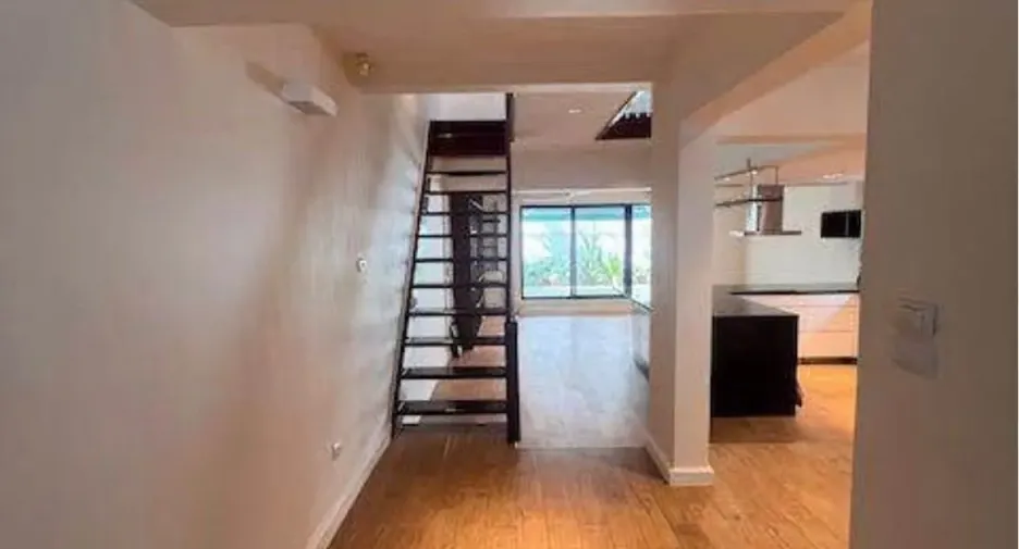 For sale and for rent 4 bedrooms townhouse in Watthana, Bangkok