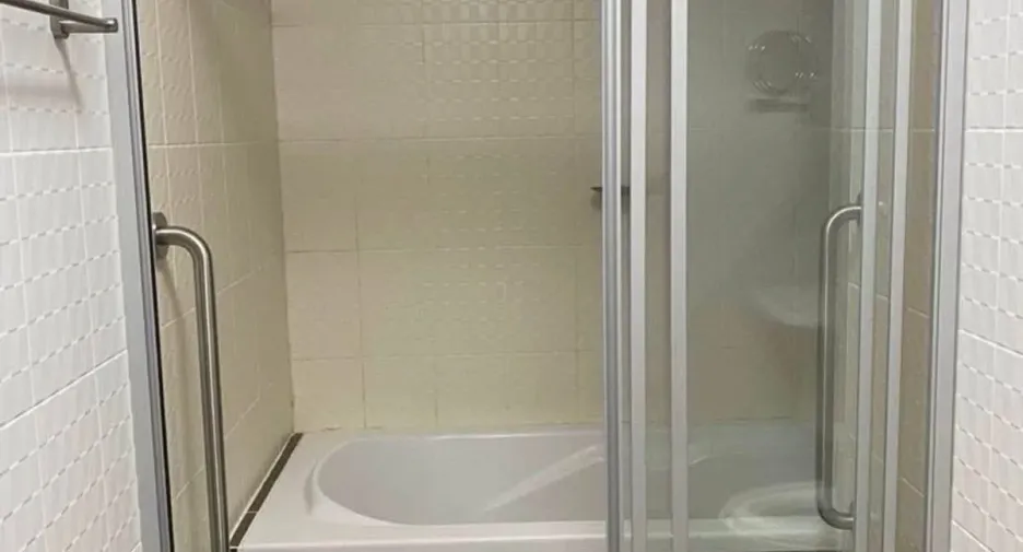 Wohnung zur Miete mit 2 Zimmer in Khlong Toei, Bangkok