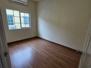 For sale 4 bedrooms townhouse in Mueang Samut Prakan, Samut Prakan