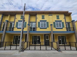 For sale 4 bedrooms townhouse in Mueang Samut Prakan, Samut Prakan