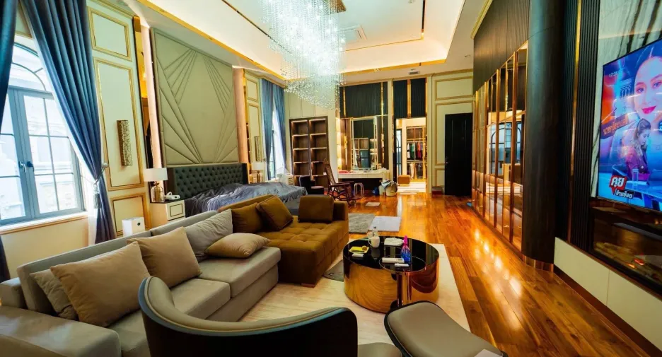 For sale 4 bedrooms house in Thawi Watthana, Bangkok