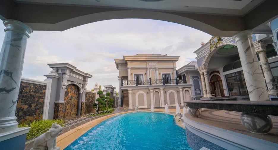 For sale 4 bedrooms house in Thawi Watthana, Bangkok