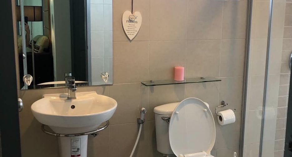 For rent 2 bedrooms condo in Watthana, Bangkok