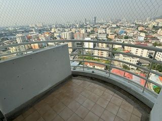 À vendre 2 chambres condo à Bang Na, Bangkok
