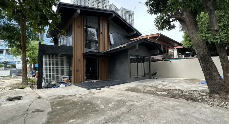 出租 公寓 独立屋 在 Phra Khanong, 曼谷