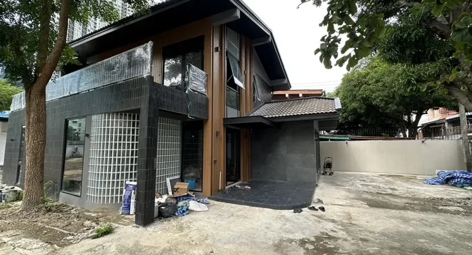 出租 公寓 独立屋 在 Phra Khanong, 曼谷