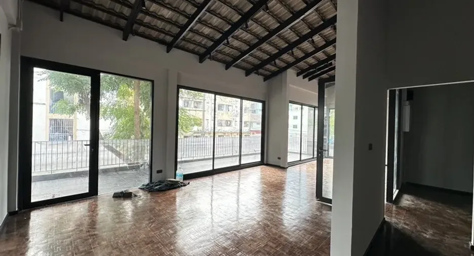 出租 公寓 独立屋 在 Phra Khanong, 曼谷