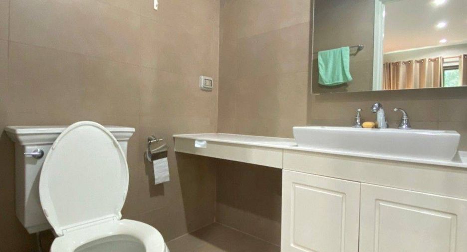 For sale 1 bed condo in Khlong Toei, Bangkok