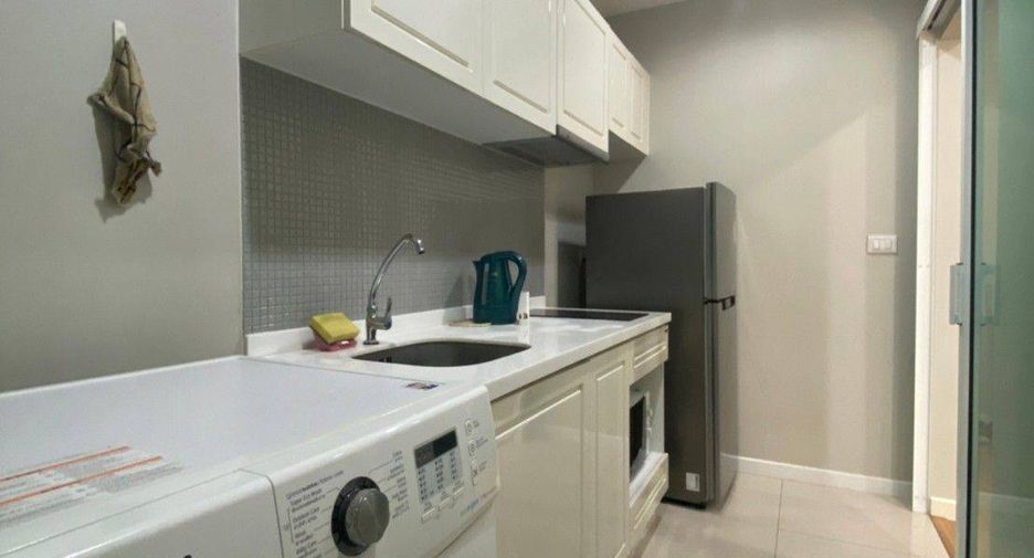 For sale 1 bed condo in Khlong Toei, Bangkok
