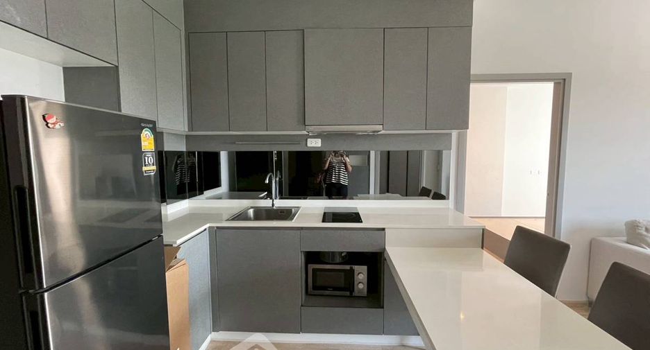 Condo en alquiler de 2 habitaciones en Bang Kapi, Bangkok