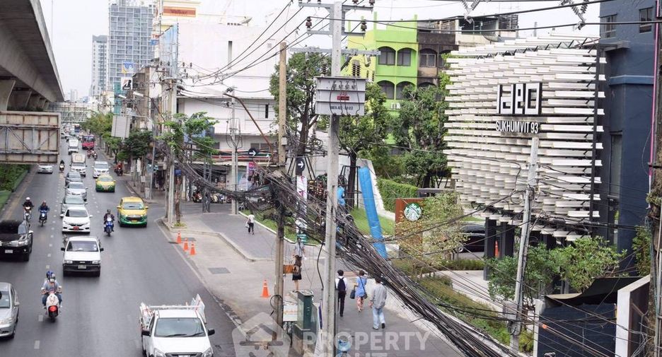 For sale 2 bedrooms condo in Phra Khanong, Bangkok