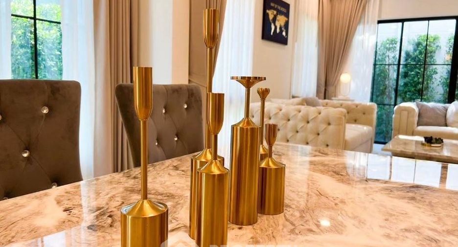 Haus zur Miete und zum Kauf mit 4 Zimmer in Saphan Sung, Bangkok