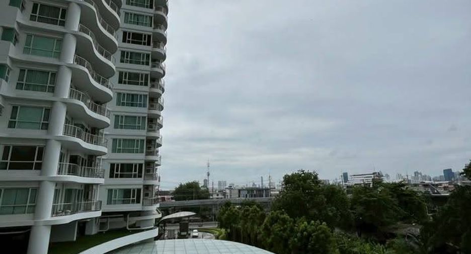 À vendre 2 chambres condo à Yan Nawa, Bangkok