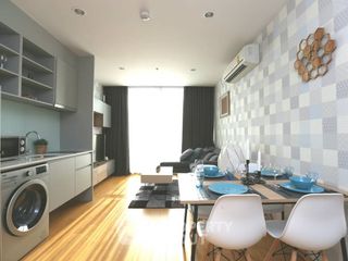 For sale 2 ベッドルーム condo in Sathon, Bangkok
