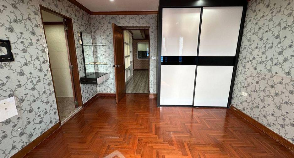 ขาย 3 ห้องนอน คอนโด ใน บางรัก, กรุงเทพฯ