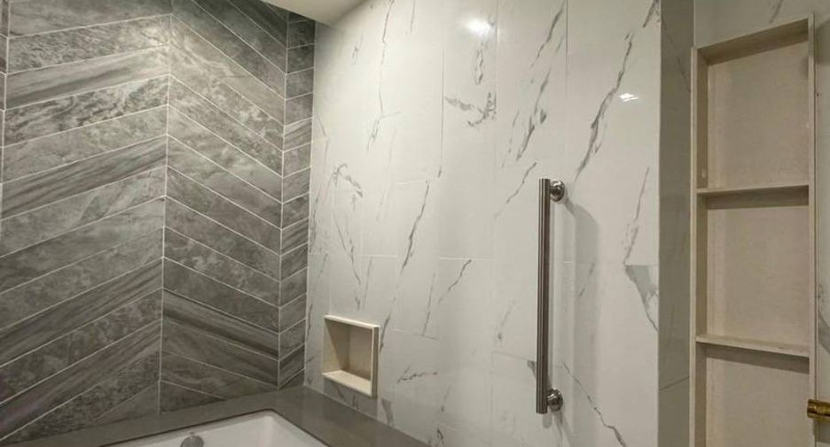 For rent and for sale 2 bedrooms condo in Khlong Toei, Bangkok