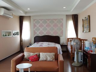 For sale 4 bedrooms house in Bang Khun Thian, Bangkok