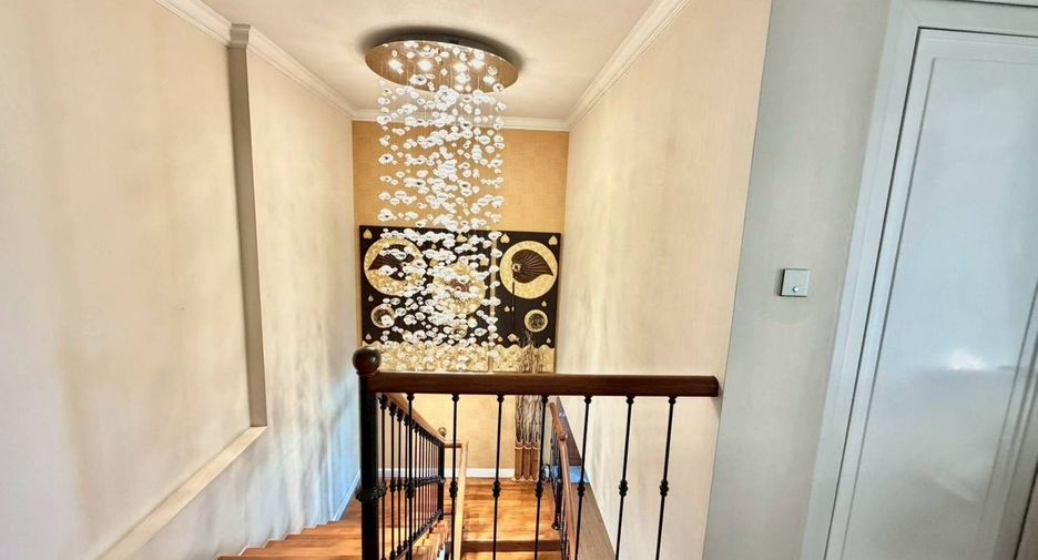 For sale 4 bedrooms condo in Khlong Toei, Bangkok