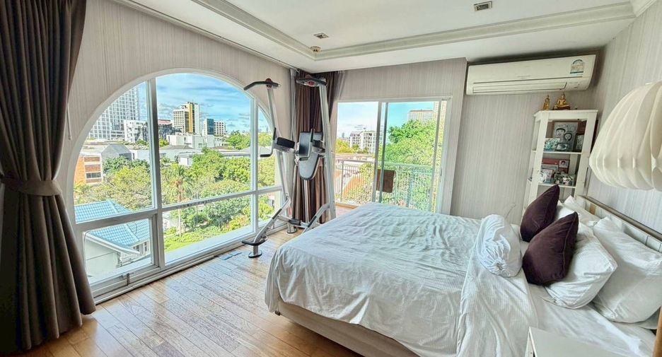 For sale 4 bedrooms condo in Khlong Toei, Bangkok