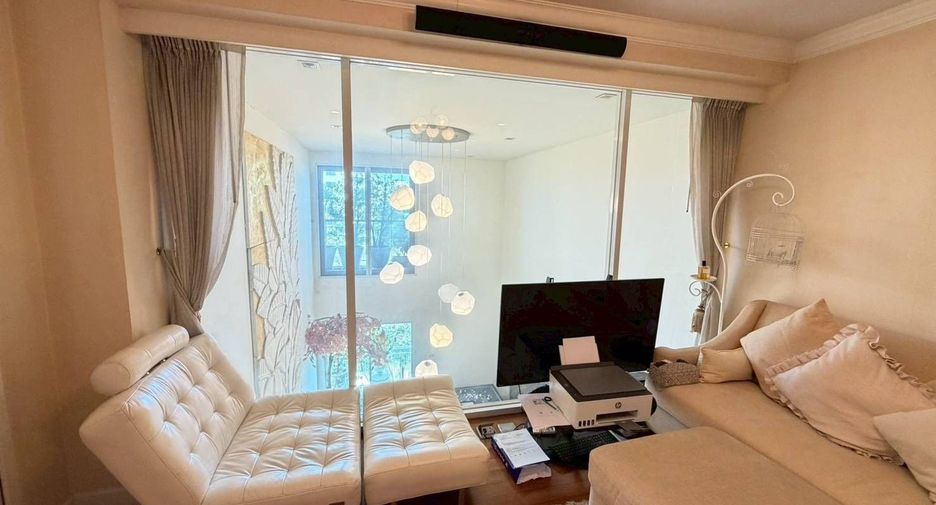 For sale 4 bedrooms condo in Khlong Toei, Bangkok