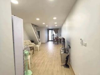 Аренда 3 спальни таунхаус в Пхра Кханонг, Бангкок