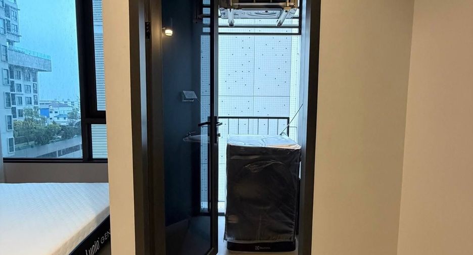 For rent studio condo in Khlong San, Bangkok