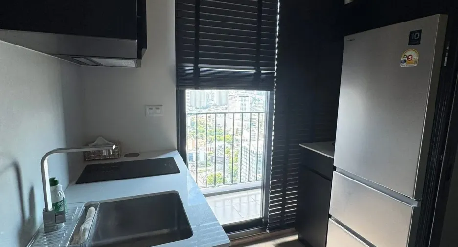Condo en venta y en alquiler de 1 habitaciones en Huai Khwang, Bangkok