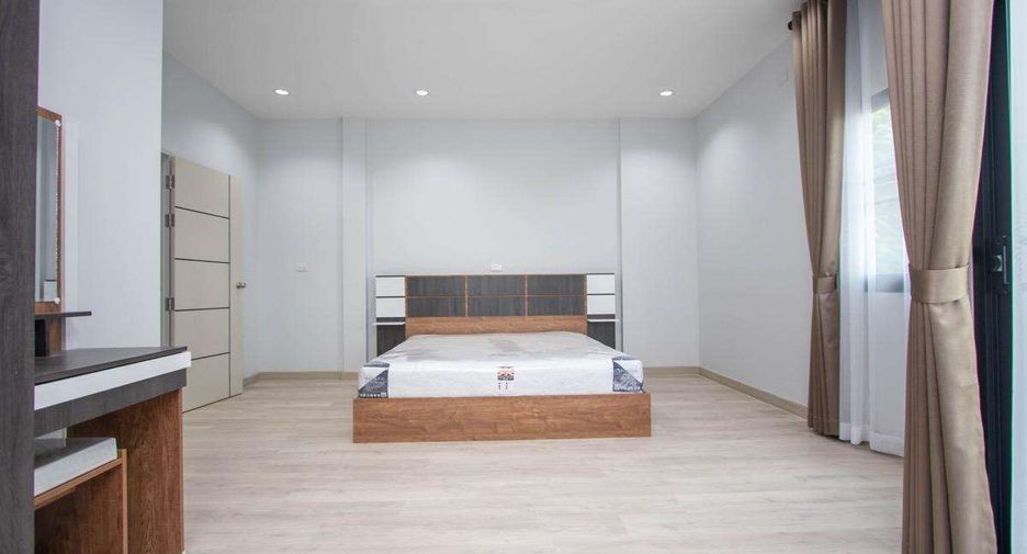 For rent 3 bedrooms house in San Kamphaeng, Chiang Mai