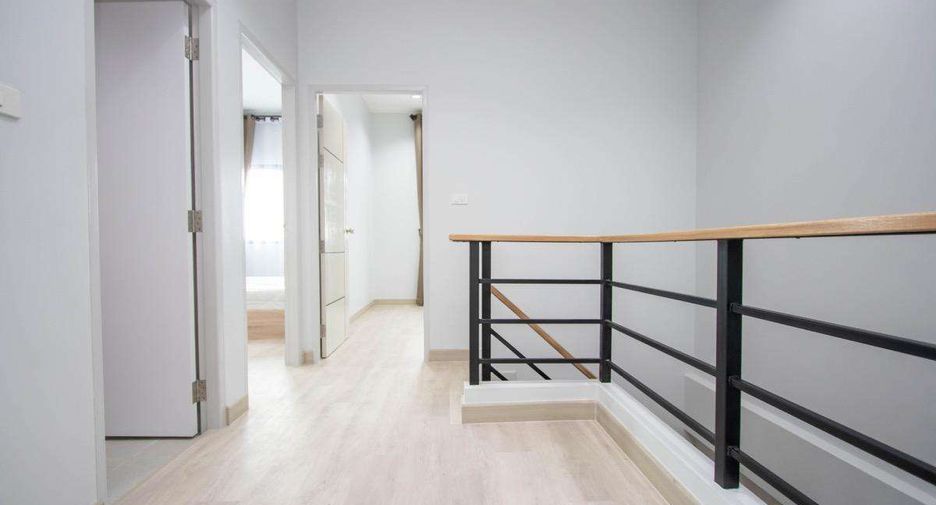 For rent 3 bedrooms house in San Kamphaeng, Chiang Mai