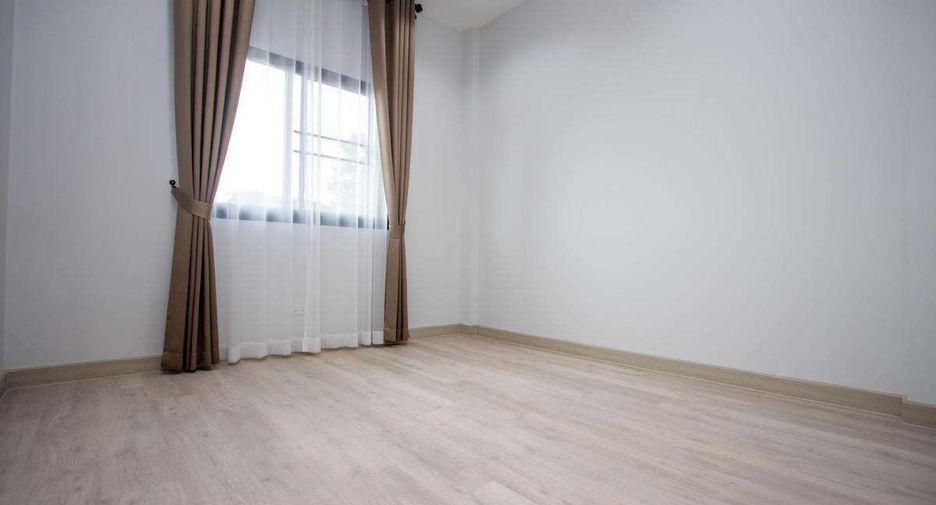 For rent 3 bedrooms house in San Kamphaeng, Chiang Mai
