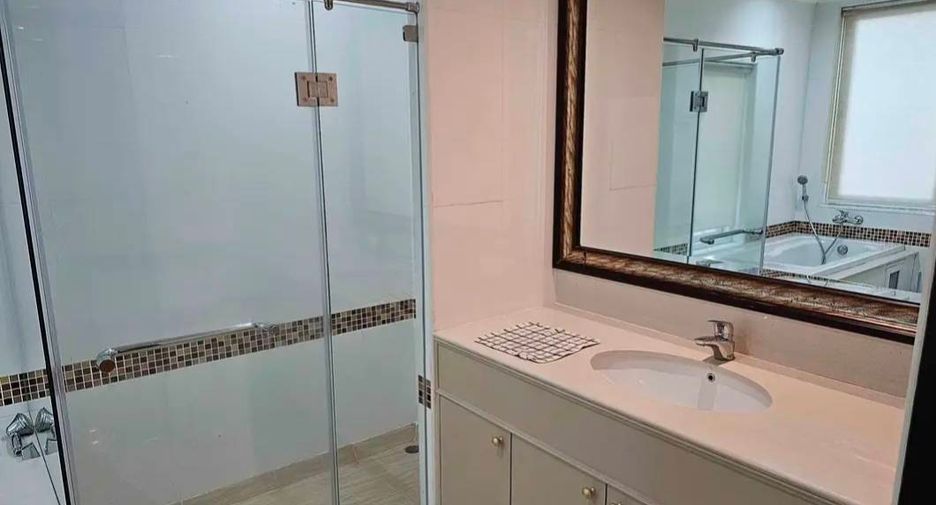 For rent 2 bedrooms condo in South Pattaya, Pattaya