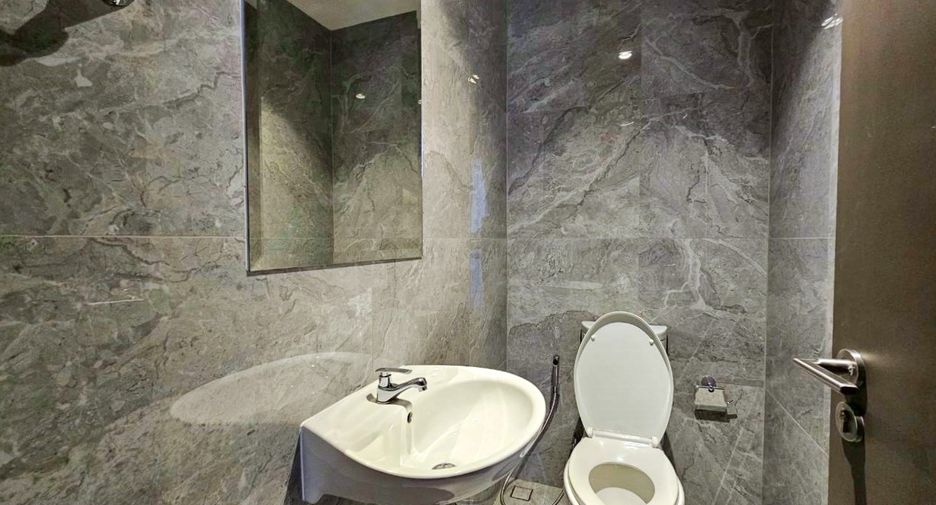 For sale 3 bedrooms condo in Bang Kho Laem, Bangkok