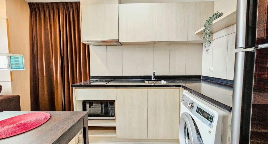 For rent 2 bedrooms condo in Sathon, Bangkok