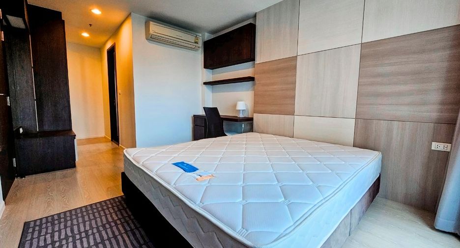 For rent 2 bedrooms condo in Sathon, Bangkok