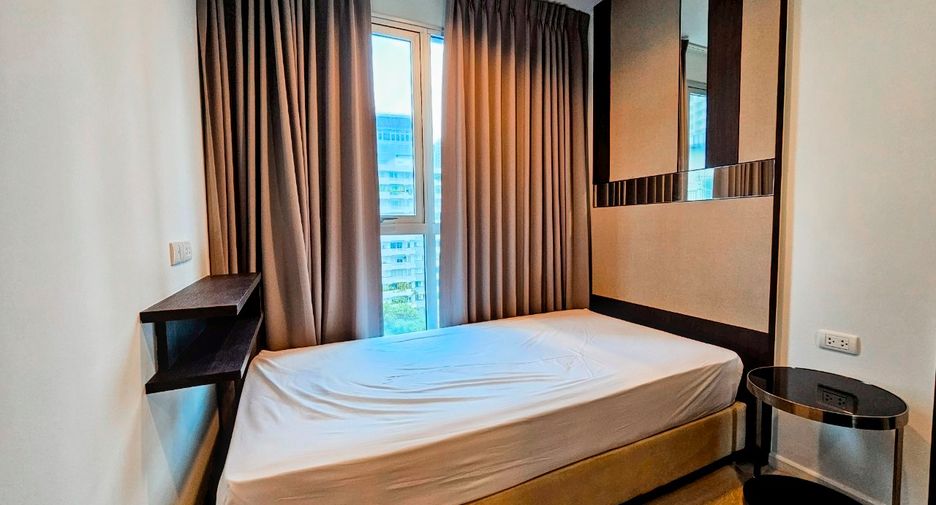 For rent 2 bedrooms condo in Sathon, Bangkok