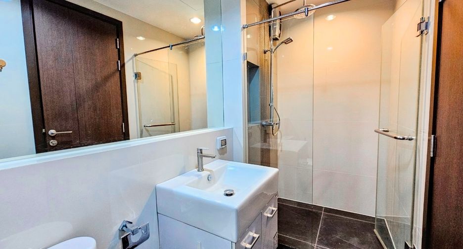 For rent 2 bedrooms condo in Sathon, Bangkok