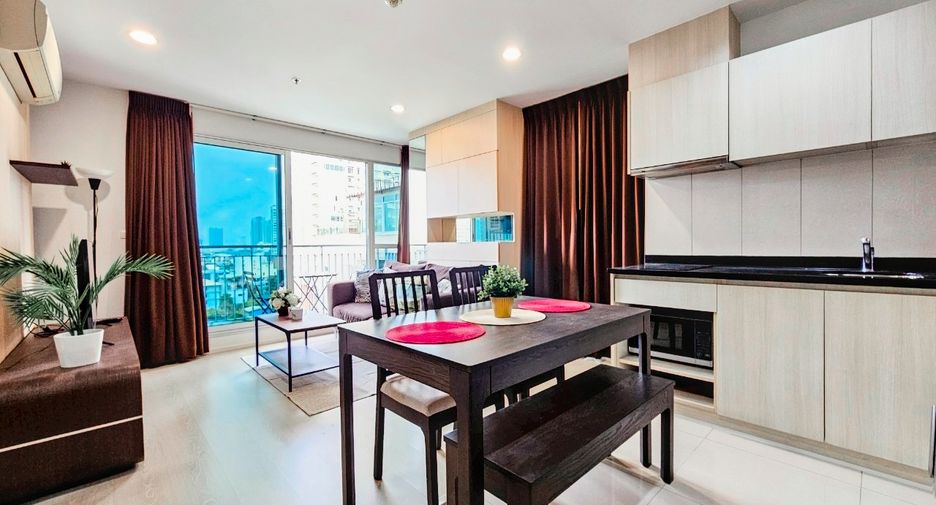For rent 2 bedrooms condo in Sathon, Bangkok