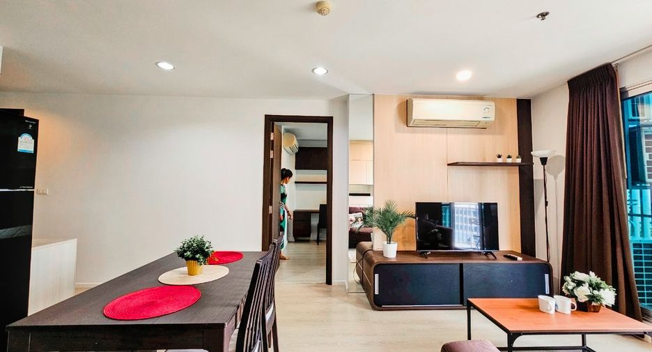 For rent 2 bedrooms condo in Sathon, Bangkok