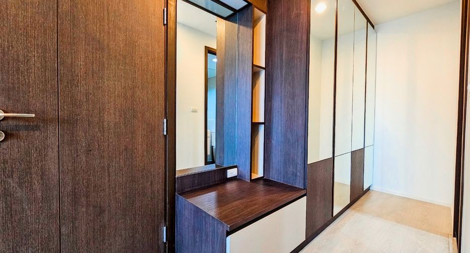 For rent 2 bedrooms condo in Sathon, Bangkok