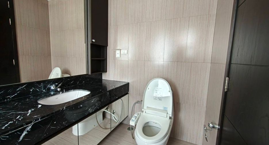 À louer 2 chambres condo à Watthana, Bangkok