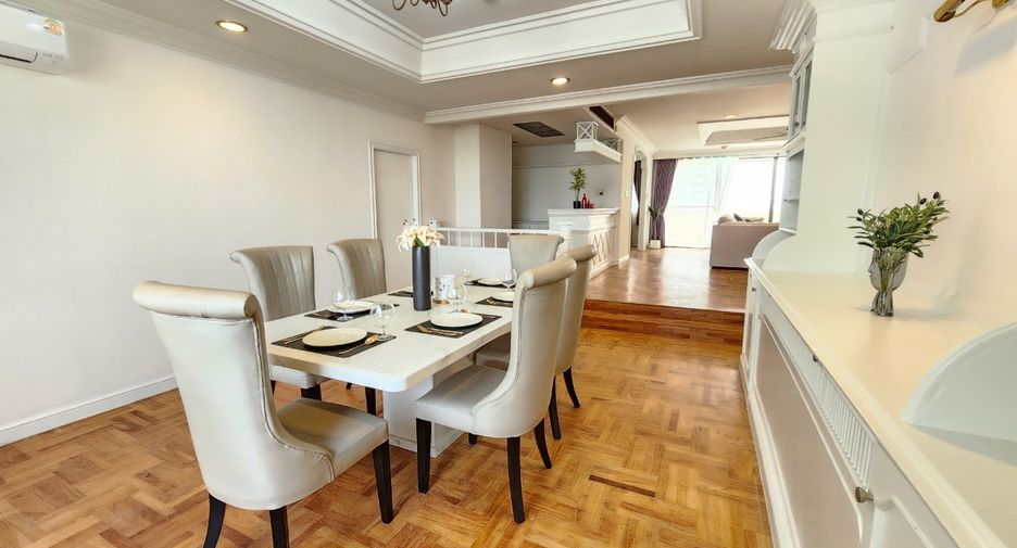 For rent 3 bedrooms condo in Watthana, Bangkok