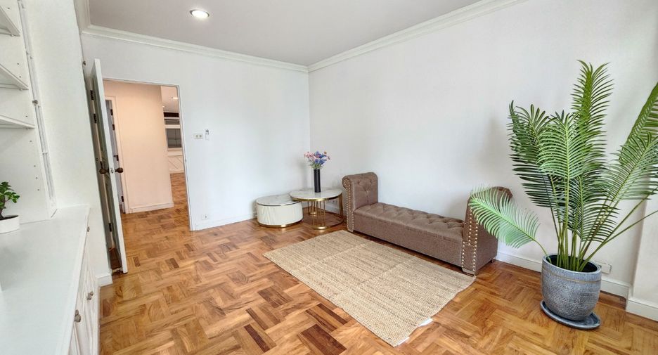 For rent 3 bedrooms condo in Watthana, Bangkok