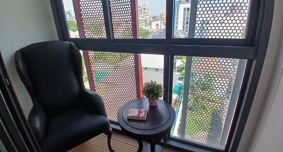 For rent and for sale 1 bed condo in Watthana, Bangkok