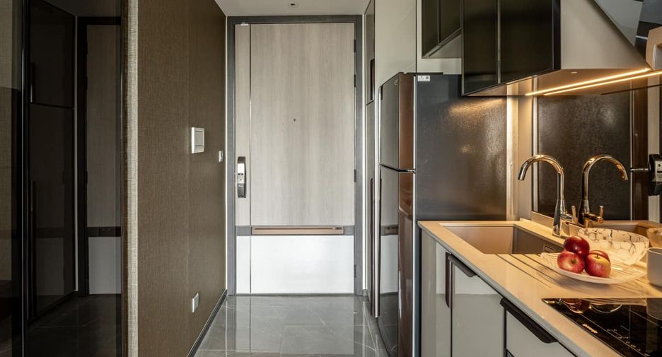 For rent and for sale studio condo in Watthana, Bangkok