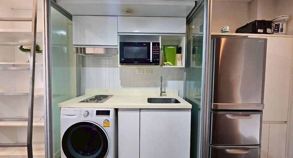 Condo en alquiler de 1 habitaciones en Khlong Toei, Bangkok