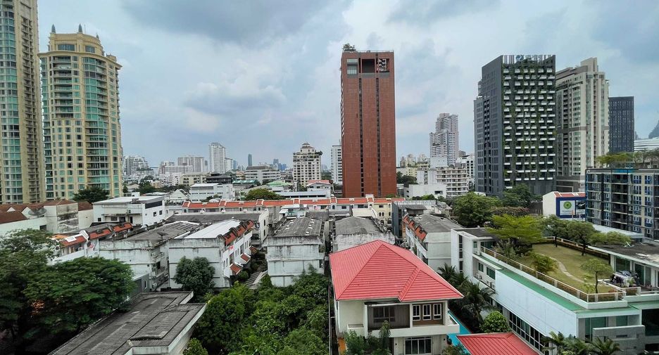 For rent 1 bed condo in Watthana, Bangkok