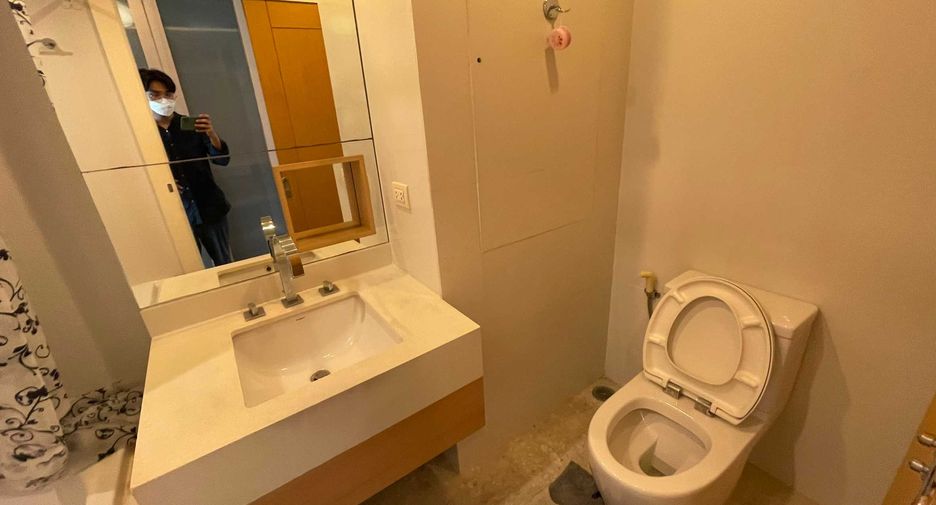 For rent 1 bed condo in Watthana, Bangkok