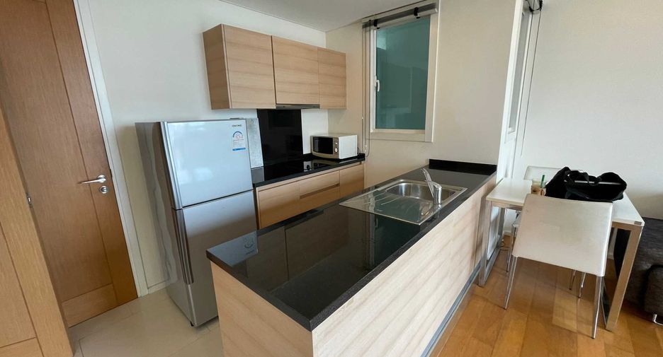For rent 1 bed condo in Watthana, Bangkok
