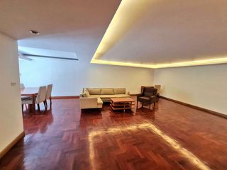 For rent 3 bedrooms condo in Yan Nawa, Bangkok