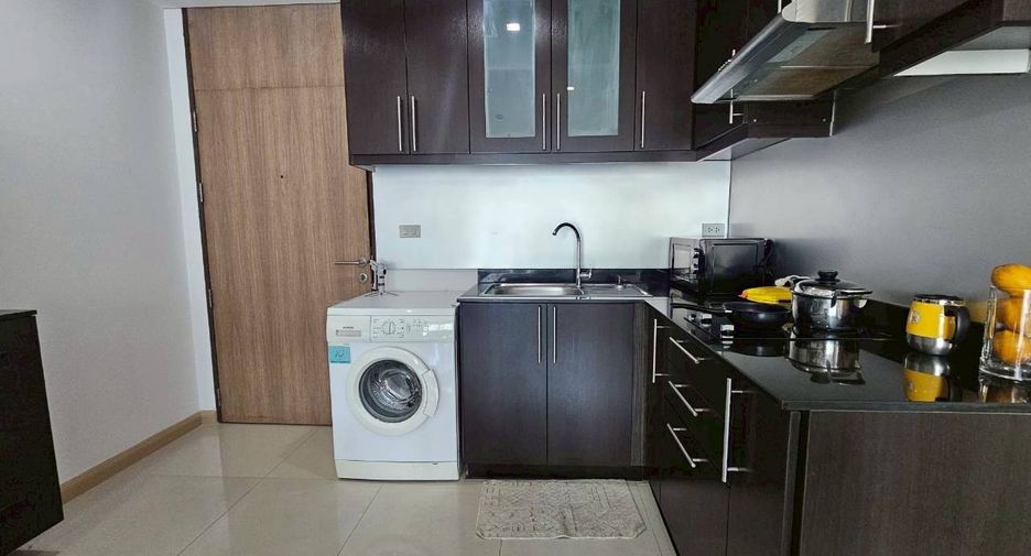 Condo en alquiler y en venta de 1 habitaciones en Watthana, Bangkok